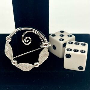 Vintage Coro 12K Gold Filled Leaf Circle Brooch Mid Century Wreath Pin